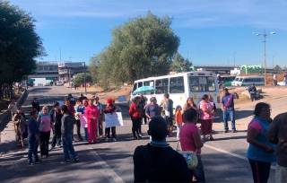 Vecinos de #Ecatepec bloquean Avenida Central por falta de agua