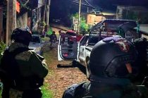 Los hechos ocurrieron alrededor de las 04:00 horas, cuando personal de la Guardia Nacional realizaba patrullajes en la zona y detectó varias camionetas en las que viajaban sujetos armados.