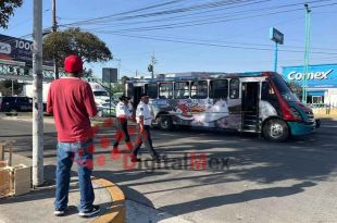 La víctima circulaba en dirección a las Torres Bicentenario cuando fue alcanzada por el camión.