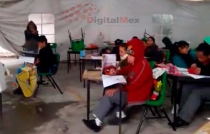 En Ecatepec, 200 niños toman clases en carpas con frío inclemente