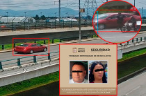 Durante la inspección, los agentes localizaron diversos artículos de joyería y una licencia de conducir dentro del automóvil.