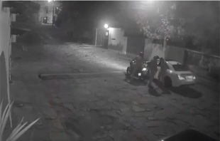 #Video: Ladrón no supo conducir el auto que acababa de robar en #Atizapán