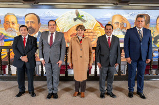 La gobernadora Delfina Gómez Álvarez tomó protesta de ley a nuevos integrantes de su gabinete estatal.