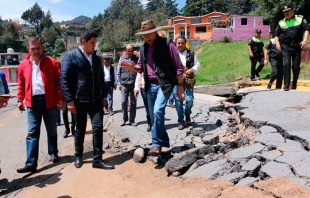 Supervisa Raymundo Martínez daños por el temblor, en Jilotzingo y Tlazala