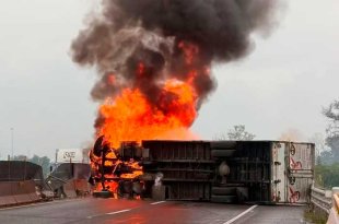 Video: Volcadura e incendio de tráiler paraliza Circuito Exterior Mexiquense en Tultepec