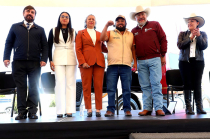 Autoridades del Gobierno del Estado de México entregaron 12 nuevas unidades de maquinaria pesada para fortalecer la infraestructura rural y el uso eficiente del agua en municipios agrícolas.