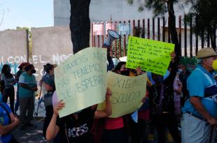 Frente a las instalaciones del inmueble en obra negra, los inconformes estuvieron respaldados por diputados de Morena.