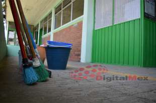 Héctor Raúl Esquivel Esquivel, director de la escuela secundaria Oficial No 0306, &quot;Acolmiztli Nezahualcóyotl&quot;, en Metepec, desde hace varios días volvió a la institución