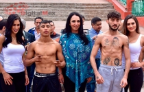 Boxeadores libran báscula para su pelea en Metepec