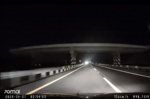 Video muestra a conductor evitando un asalto