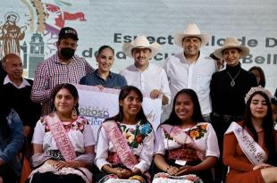El presidente municipal de Ixtlahuaca inauguró la Feria Patronal en honor a San Francisco de Asís.