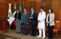 Anuncia rector de la UAEM sistema de becas fortalecido