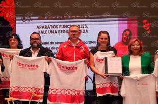 Rocío Pegueros Velázquez, presidenta honoraria del DIF Toluca, presentó el Donatón de aparatos funcionales durante la conferencia de prensa “La Toluqueña”.