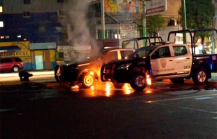 Incendian patrullas afuera de un módulo de seguridad en #Naucalpan