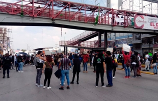 Con bloqueo estudiantes exigen que bajen colegiaturas del Tecnológico de #Coacalco
