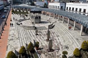 La plaza se había mantenido cerrada unos meses ya que el ayuntamiento indicó sobre un riesgo de colapso debido a su estado de abandono.