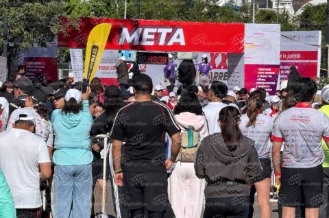 Participantes recorrieron las calles del centro de Toluca durante la XXX Carrera de la y el Abogado 2026.