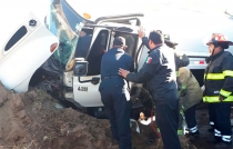 Bomberos de Toluca rescatan a persona prensada
