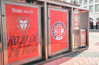 Además, en la Plaza Fray Andrés de Castro se exhibe un homenaje fotográfico al equipo. 