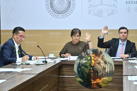 Diputados de Morena y del Partido Verde durante la sesión de comisiones unidas en el Congreso del Estado de México.