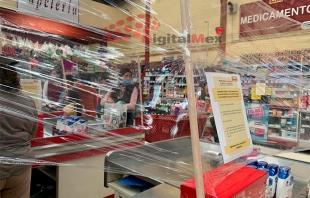 Protegen contra #Covid-19 a cajeras de centro comercial en #Toluca