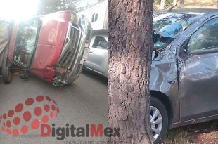 Testigos relataron que un camión Ford de 3 ½ toneladas, cargado con cajas de papas y que remolcaba una empacadora de pacas de avena, perdió el control y golpeó un automóvil particular