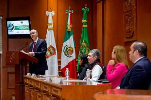 UAEMéx otorga estímulos a estudiantes, fomentando el desarrollo profesional y la excelencia académica.