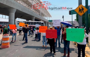 #Toluca: En plena contingencia ambiental, inconformes bloquean vialidad