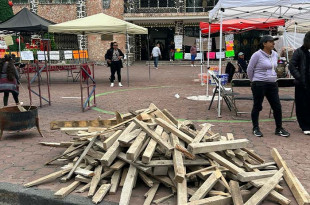 Más de 150 extrabajadores de Tecámac exigen reincorporación tras despidos masivos.