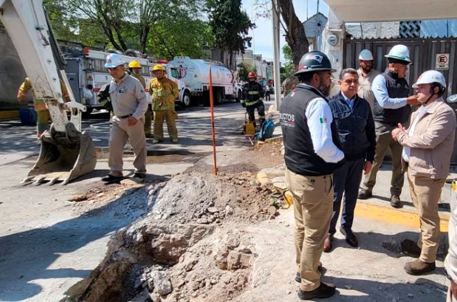 Protección Civil y Bomberos del municipio, así como Guardia Nacional y técnicos de Petróleos Mexicanos arribaron al lugar