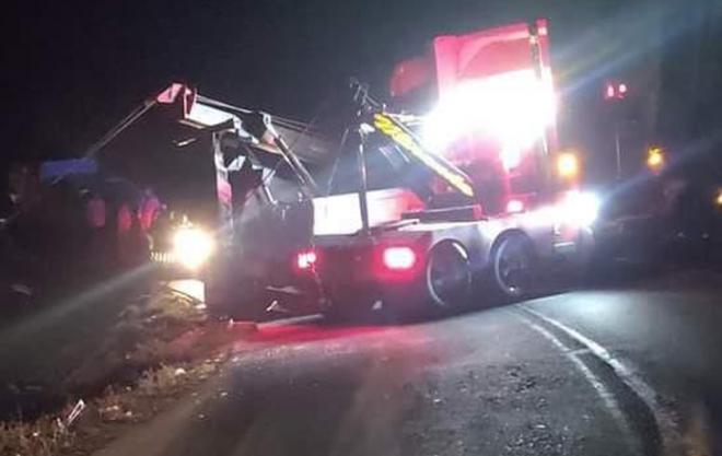 Fue alrededor de la media noche cuando se dio aviso del accidente ocurrido en la carretera Toluca-Temascaltepec a la altura del paraje conocido como &quot;El Mapa&quot;.