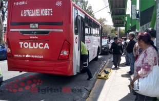 #Toluca: camión se pasa tope y pasajeros salen volando; lo obligan a detenerse