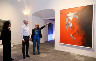 Visita gobernador la exposición "Leopoldo Flores, hombre universal"