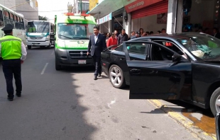 Conductor de Charger atropella a tres personas y se da a la fuga en el centro de Toluca