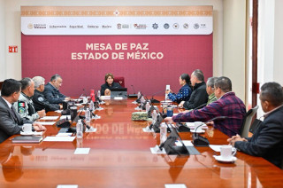 Mesa de Paz encabezada por la Gobernadora Delfina Gómez Álvarez.