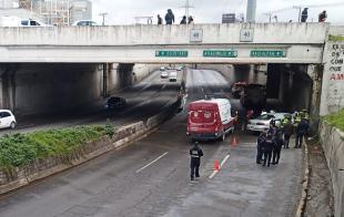 Quien conducía el vehículo perdió el control y terminó estrellándose contra un muro.