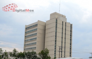 Abandonan a hombre baleado frente al IMSS de Tollocan