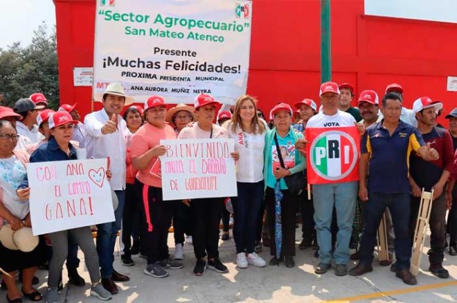 Indicó que durante su gobierno, 80 familias han sido beneficiadas con el préstamo de maquinaria agrícola para rastra