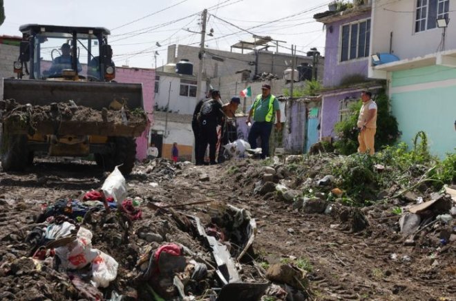 Elementos de Seguridad Ciudadana detuvieron a un hombre señalado por tirar basura en un tiradero clandestino de la parte alta de Texalpa, en Ecatepec.