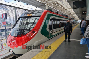 Tren Interurbano México–Toluca, conocido como “El Insurgente”, durante las pruebas del tramo Santa Fe-Observatorio