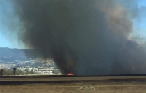 #Cuidado #Lerma: Fuerte incendio en pastizal por Circuito Bicentenario