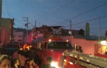 Incendio amenaza casas en El Cóporo en Toluca