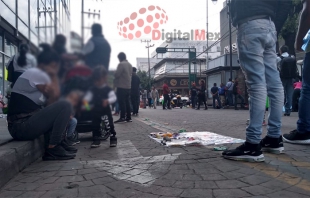 Bloquean comerciantes avenida Hidalgo en centro de Toluca