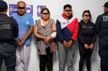 Las personas heridas señalaron a los presuntos agresores, por lo que se detuvo a Stephany “N”, de 24 años; Juan “N”, de 54; Ana “N”, de 56, e Irving “N”, de 21 años.