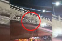 #Video: Desprendimiento en Viaducto Tlalpan causa preocupación