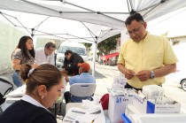 Esta iniciativa se centra en proteger a niños menores de 5 años, adultos mayores, embarazadas y personas con factores de riesgo