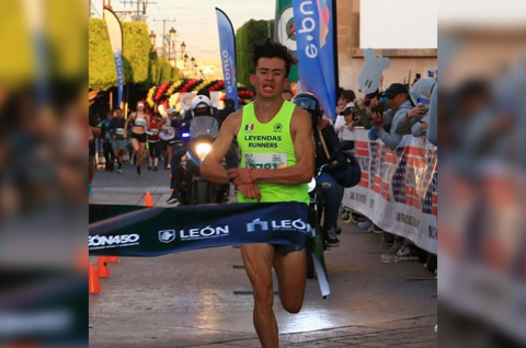 Brayan Rodríguez Flores, atleta originario del Estado de México, se distingue por su versatilidad para correr tanto en ruta como en trail de montaña.