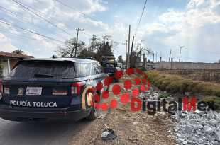 Terreno baldío en el cruce de las calles Miguel Hidalgo y Jorge Jiménez Cantú, en la delegación San Miguel Totoltepec, donde fue localizado el cuerpo sin vida de una mujer.