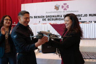 Lupita Díaz entrega nuevo equipamiento a Seguridad Pública
