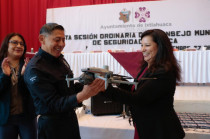 Lupita Díaz entrega nuevo equipamiento a Seguridad Pública